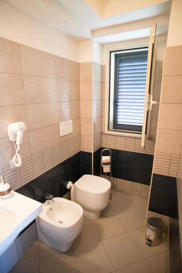 Riva Del Sol Bed & Breakfast Santa Teresa Di Riva Eksteriør bilde