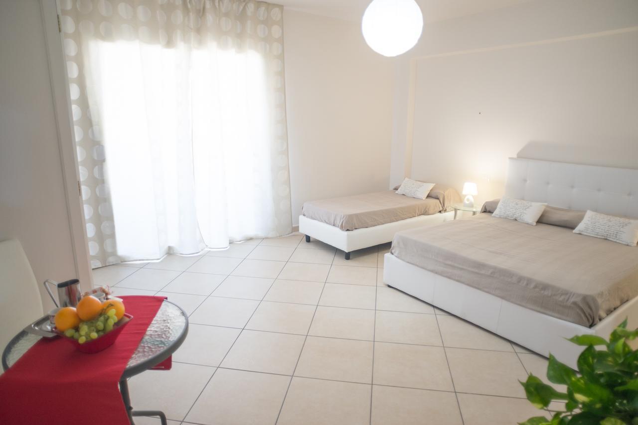 Riva Del Sol Bed & Breakfast Santa Teresa Di Riva Eksteriør bilde