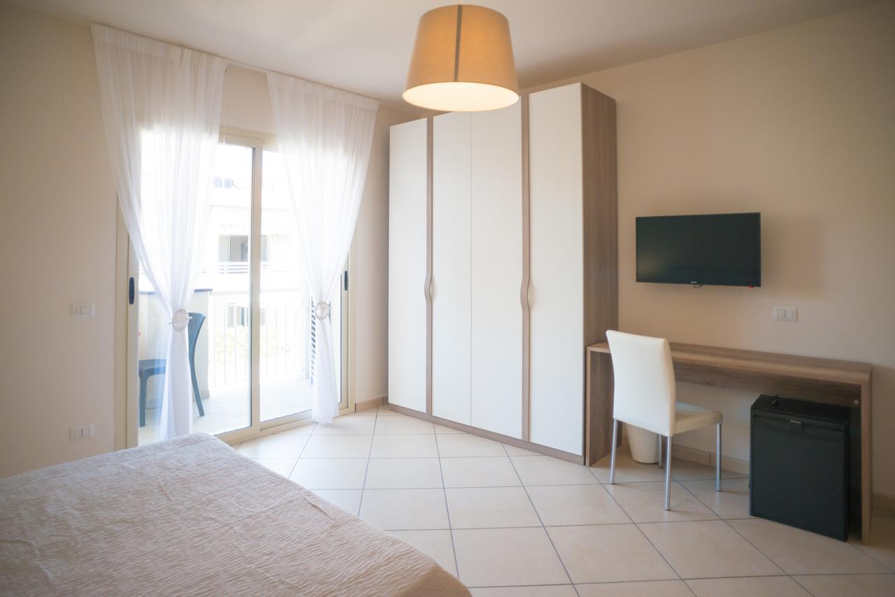 Riva Del Sol Bed & Breakfast Santa Teresa Di Riva Eksteriør bilde