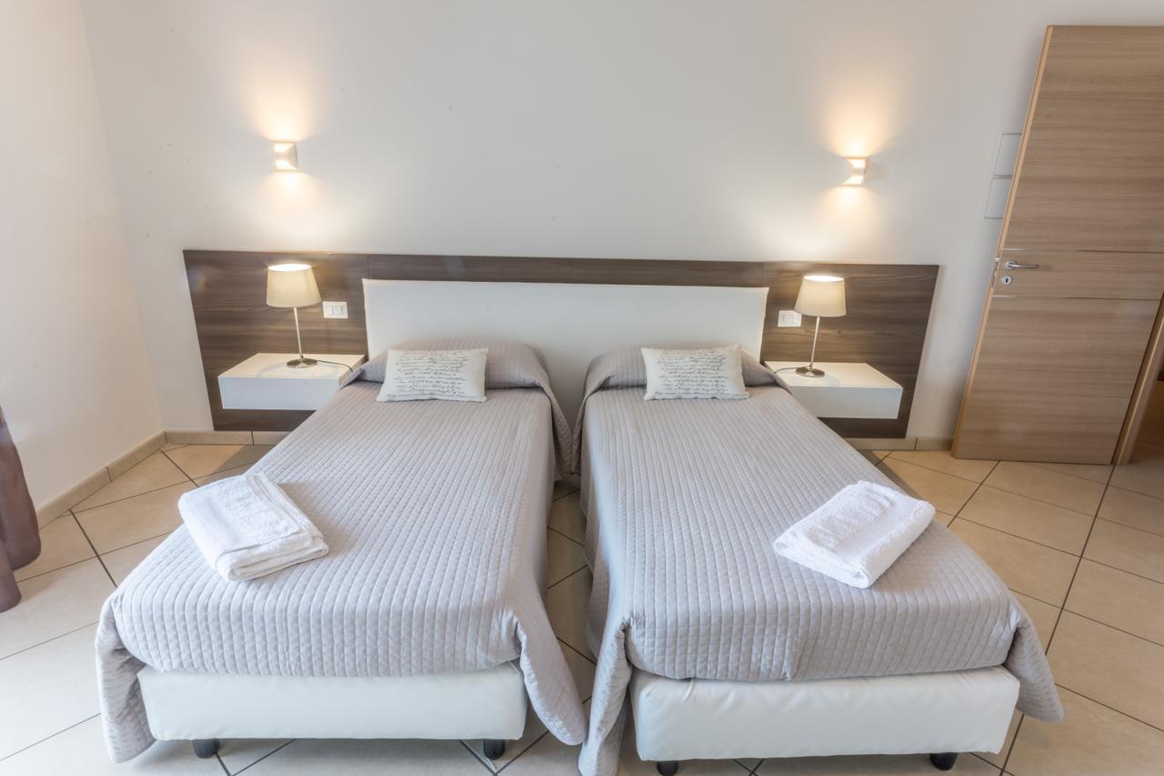 Riva Del Sol Bed & Breakfast Santa Teresa Di Riva Eksteriør bilde