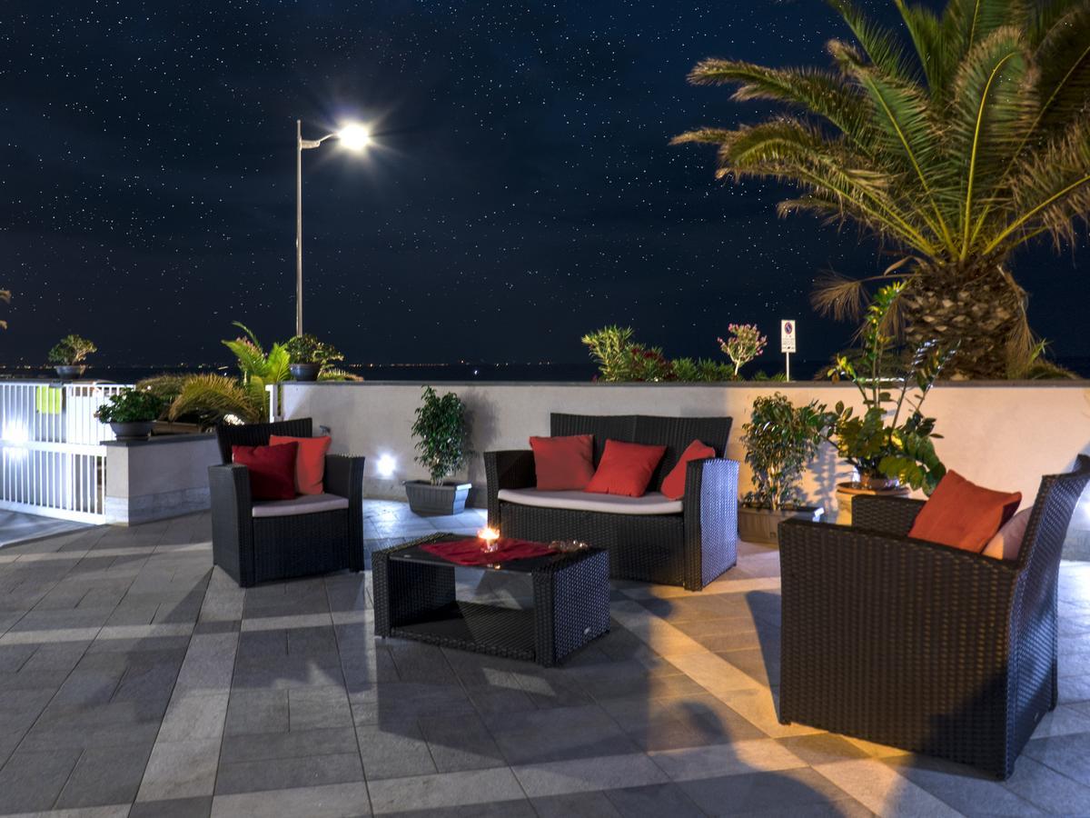 Riva Del Sol Bed & Breakfast Santa Teresa Di Riva Eksteriør bilde