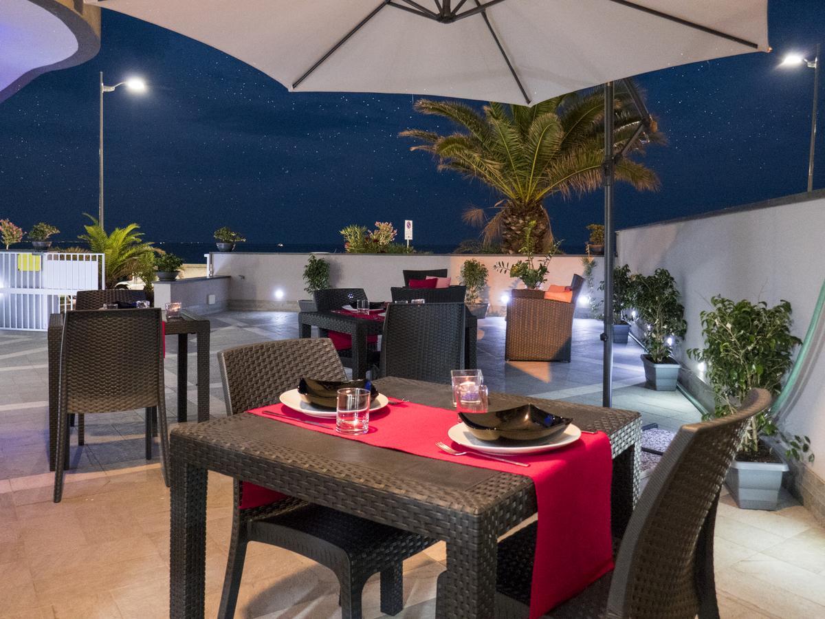 Riva Del Sol Bed & Breakfast Santa Teresa Di Riva Eksteriør bilde